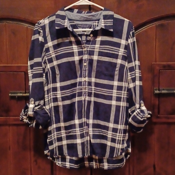 Tommy Hilfiger half-button down - Picture 4 of 9